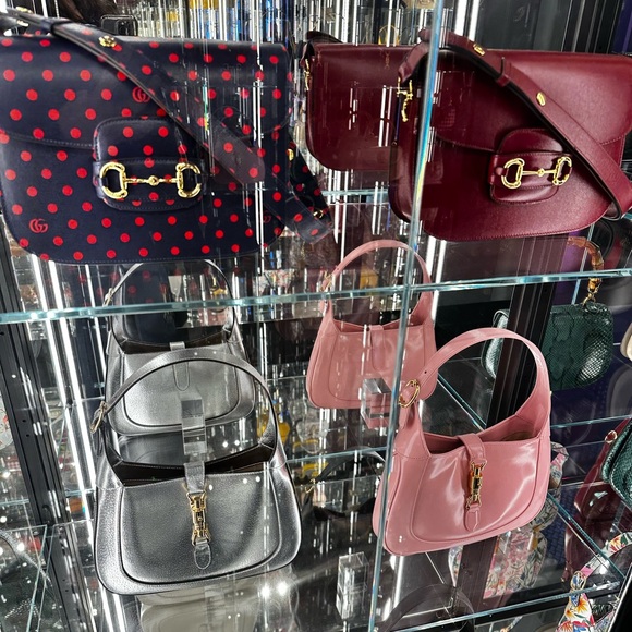 Meet your Posher, Julie - Picture 7 of 11